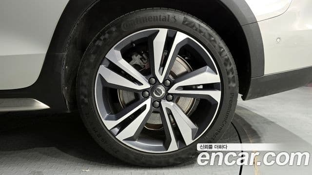 Volvo V60 Cross Country 2세대 B5 Pro AWD, 2021 все фото
