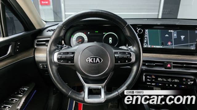 Kia K5 гибрид 3세대 Signature, 2021 13