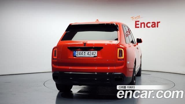 Rolls-Royce Cullinan 6.7 V12 чёрный эмблема, badge, 2023 4