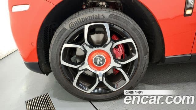 Rolls-Royce Cullinan 6.7 V12 чёрный эмблема, badge, 2023 все фото