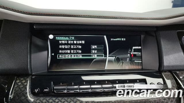 Rolls-Royce Cullinan 6.7 V12 чёрный эмблема, badge, 2023 16