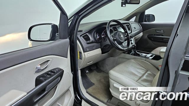 Kia All New Carnival Luxury, 2016 11