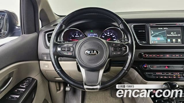 Kia All New Carnival Luxury, 2016 13