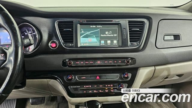 Kia All New Carnival Luxury, 2016 16