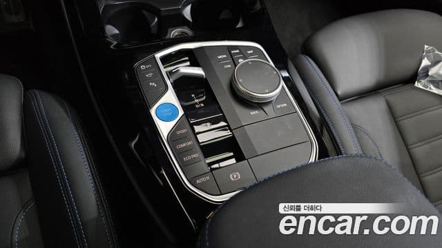 BMW iX3 M Sport, 2025 9