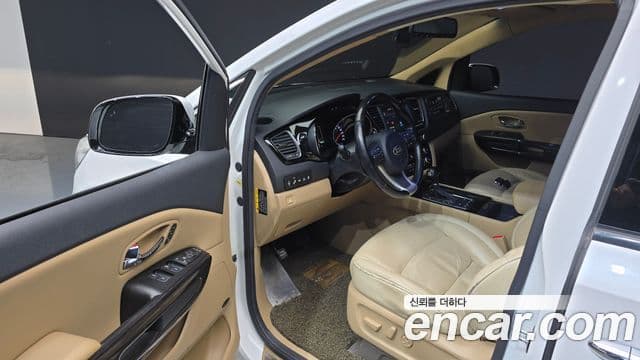 Kia All New Carnival Noblesse, 2016 10