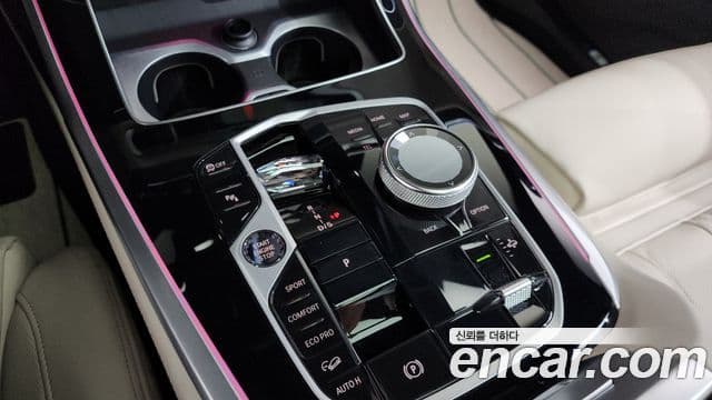 BMW X7 (G07) xDrive 40i M Sport 6인승, 2024 9