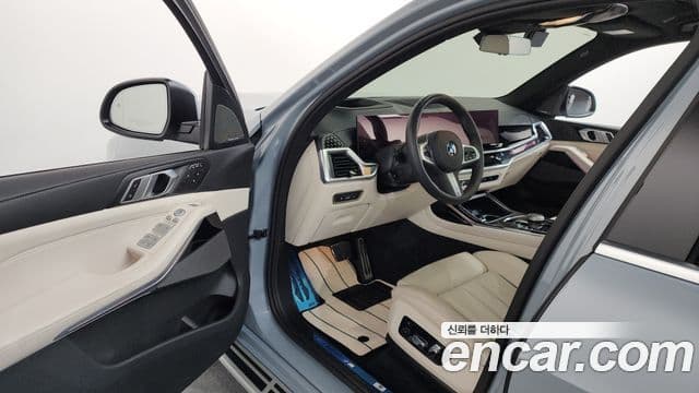 BMW X7 (G07) xDrive 40i M Sport 6인승, 2024 10