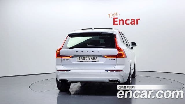 Volvo XC60 2세대 D5 Inscription, 2020 4