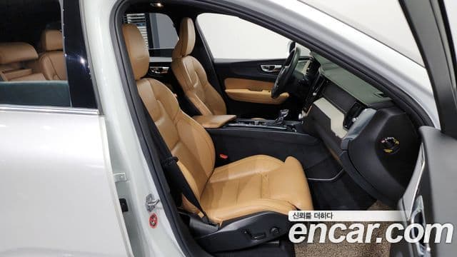Volvo XC60 2세대 D5 Inscription, 2020 11