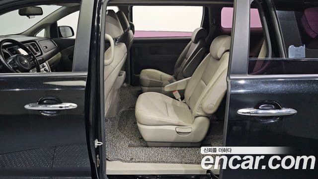 Kia All New Carnival Luxury, 2016 11