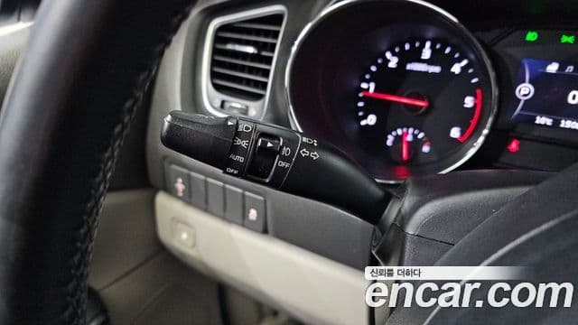 Kia All New Carnival Luxury, 2016 15