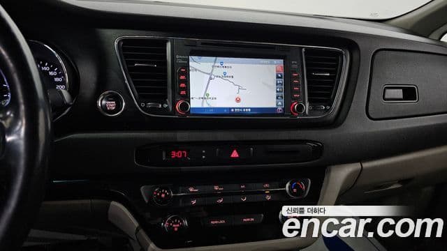 Kia All New Carnival Luxury, 2016 16