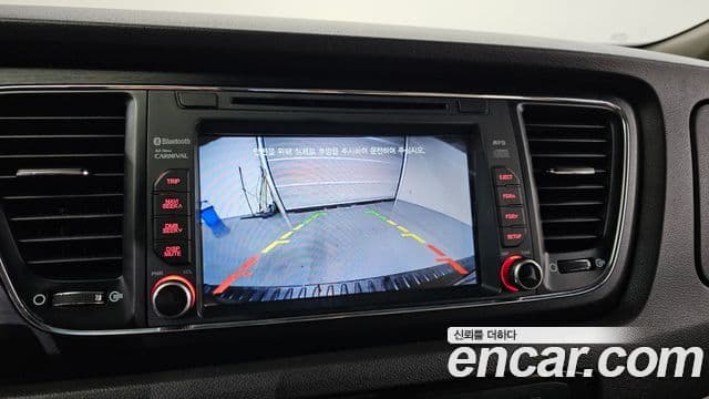 Kia All New Carnival Luxury, 2016 17