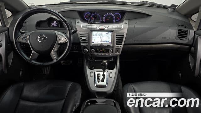 KG모빌리티(SsangYong) Korando 투리스모 4WD RX 9인승, 2017 7