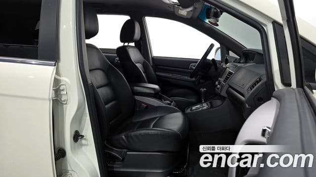 KG모빌리티(SsangYong) Korando 투리스모 4WD RX 9인승, 2017 10