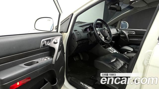 KG모빌리티(SsangYong) Korando 투리스모 4WD RX 9인승, 2017 11