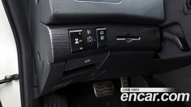 KG모빌리티(SsangYong) Korando 투리스모 4WD RX 9인승, 2017 16