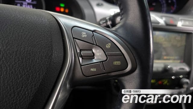 KG모빌리티(SsangYong) Korando 투리스모 4WD RX 9인승, 2017 18