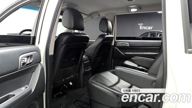 KG모빌리티(SsangYong) Korando 투리스모 4WD RX 9인승, 2017 19