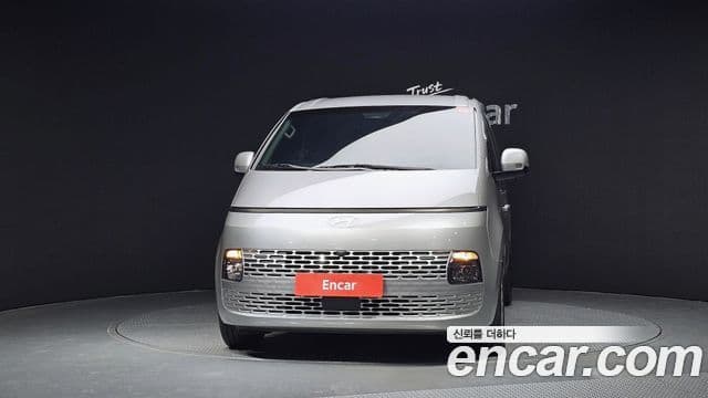 Hyundai Staria Modern, 2025 3