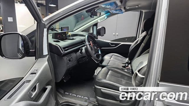 Hyundai Staria Modern, 2025 10