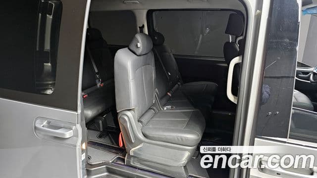 Hyundai Staria Modern, 2025 12