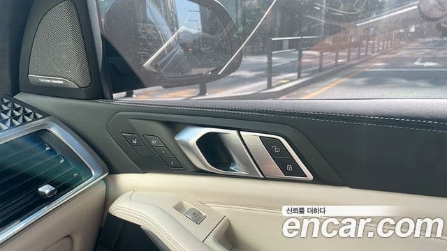 BMW X7 (G07) xDrive 40i M Sport 6인승, 2024 18