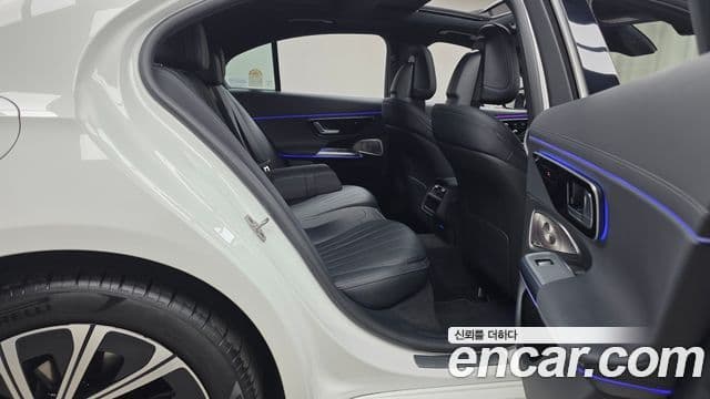 Mercedes-Benz E-класс W214 Exclusive, 2025 12