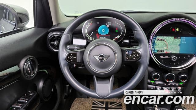 Mini Cooper 3세대, 2022 14