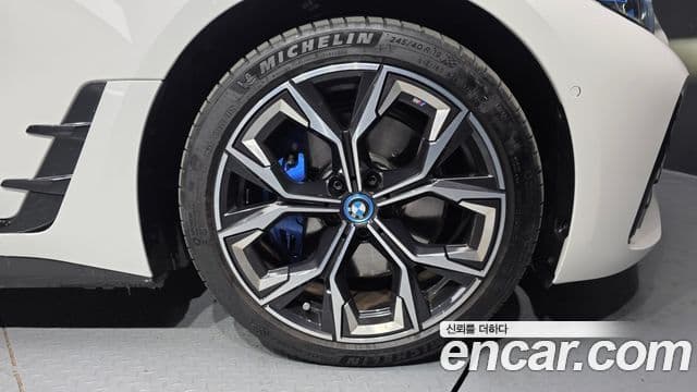 BMW i4 eDrive40 M Sport Pro, 2024 все фото