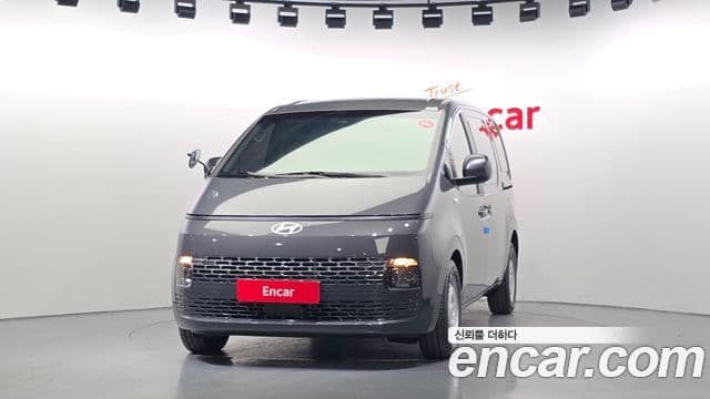 Hyundai Staria Smart, 2025 3