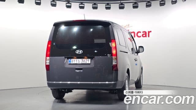 Hyundai Staria Smart, 2025 4