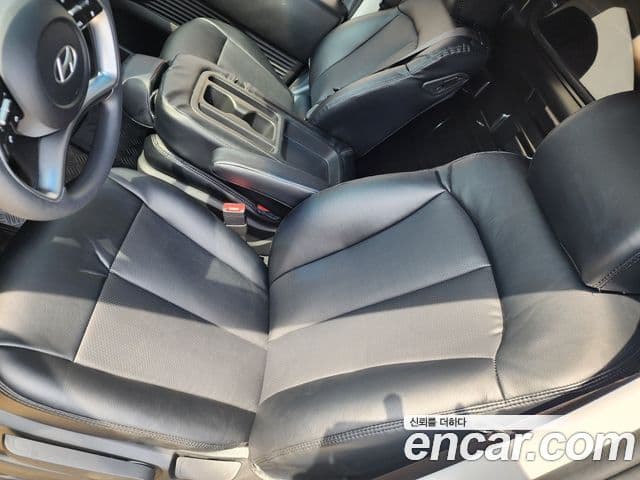 Hyundai Staria Smart, 2025 10