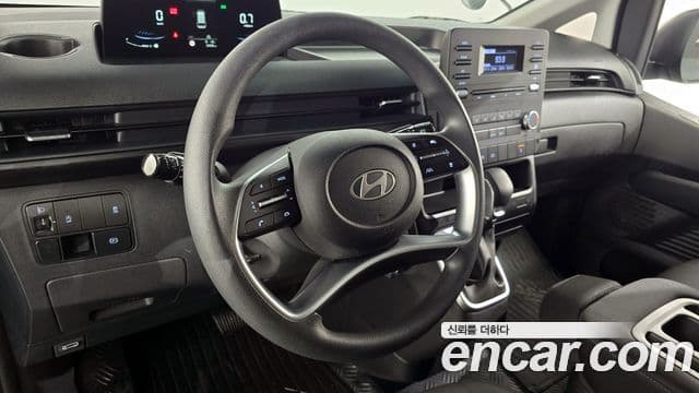 Hyundai Staria Smart, 2025 12