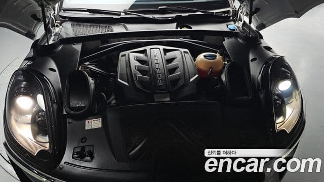 Porsche Macan 95B, 2017 6