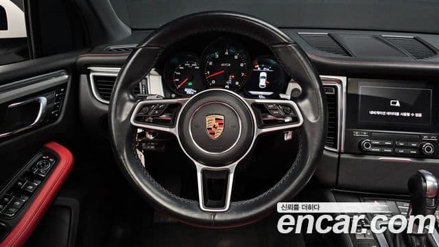 Porsche Macan 95B, 2017 13