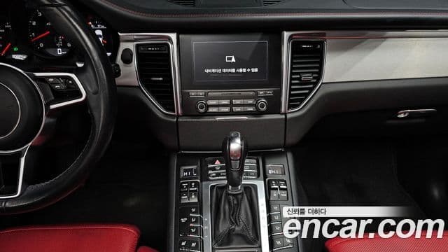 Porsche Macan 95B, 2017 14