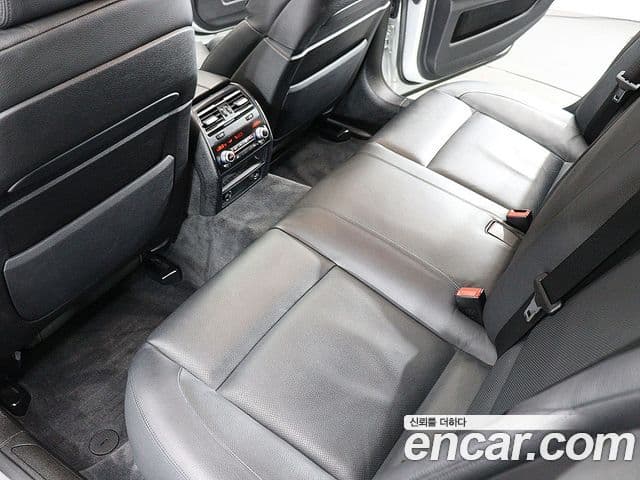 BMW 7시리즈 (F01), 2011 16