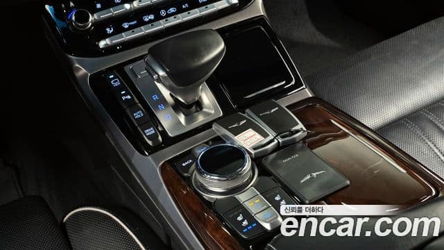 Genesis EQ900 Prestige, 2016 9