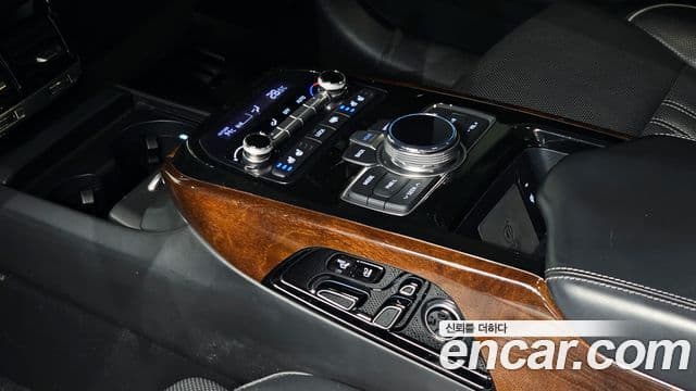 Genesis EQ900 Prestige, 2016 17