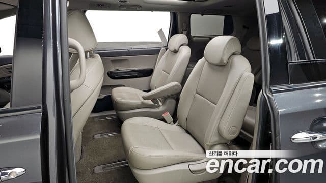 Kia All New Carnival Prestige, 2016 12