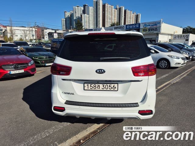 Kia The / новый New Carnival Special, 2020 все фото