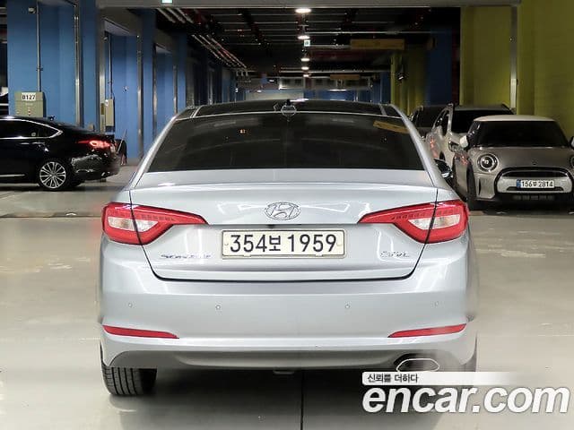 Hyundai LF Sonata Special, 2017 3