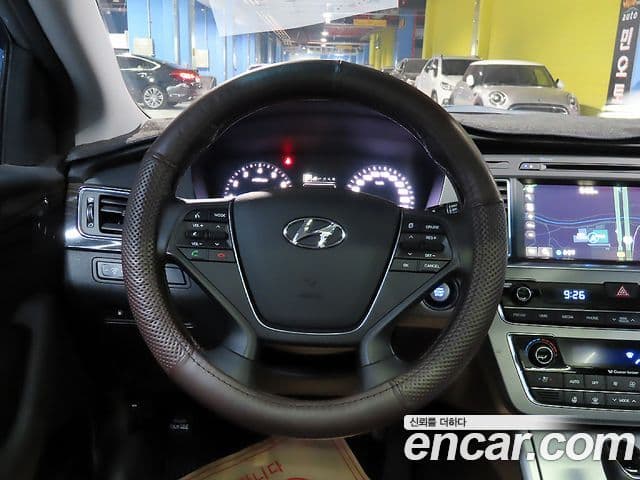 Hyundai LF Sonata Special, 2017 11