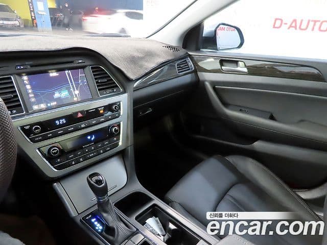 Hyundai LF Sonata Special, 2017 13