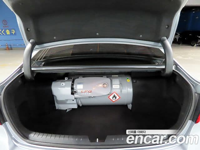 Hyundai LF Sonata Special, 2017 17