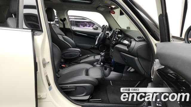 Mini Cooper S 3세대, 2019 11