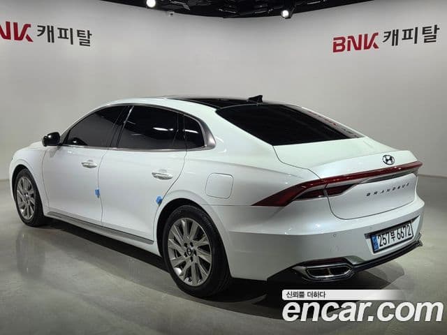 Hyundai The / новый New Grandeur IG гибрид Calligraphy, 2021 4