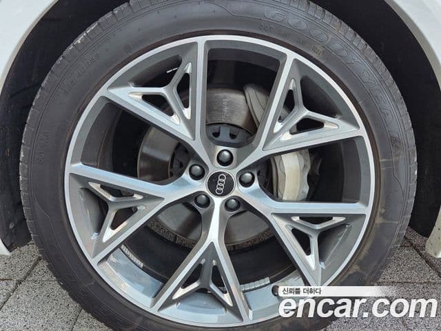 Audi Q8 (4M) Premium, 2023 9